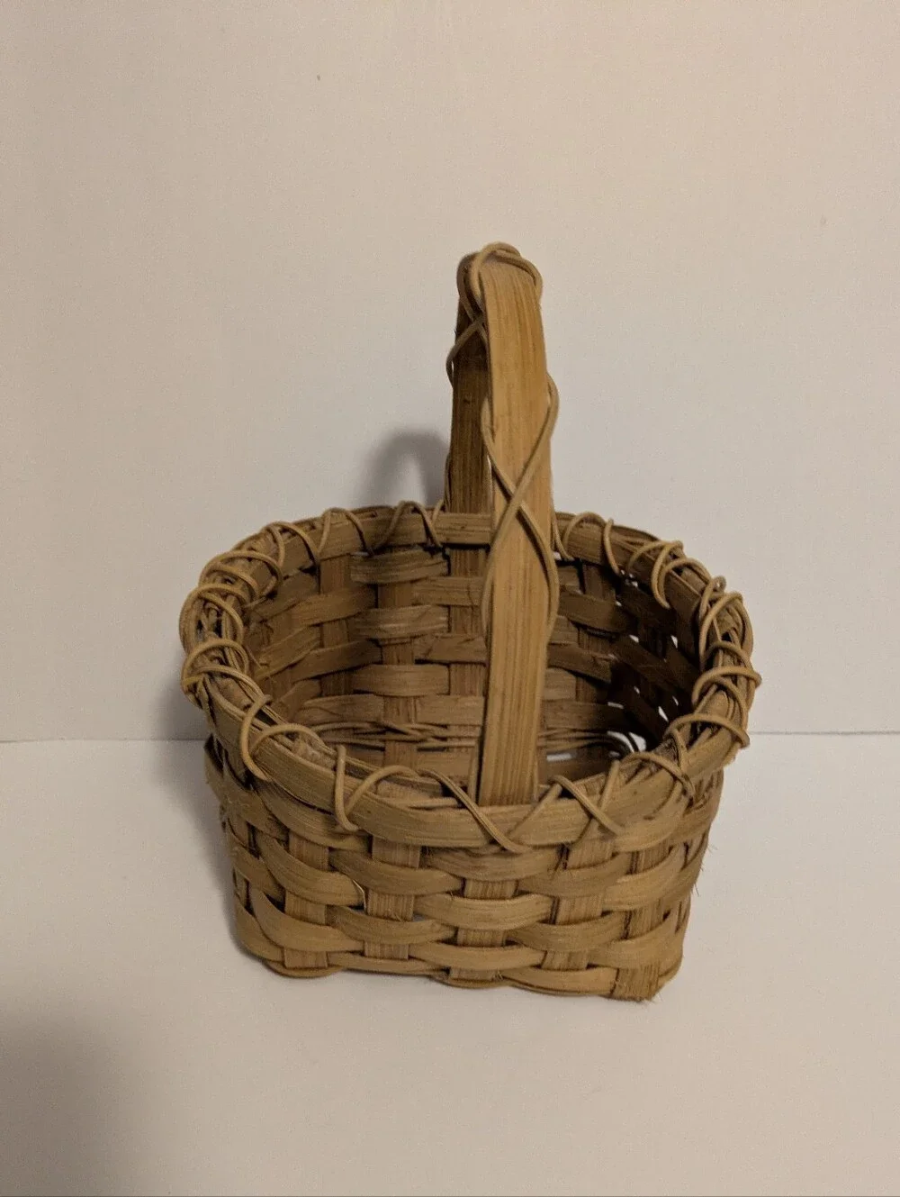 Basket Handwoven Natural 1986 Wicker Basket with Handle Tan